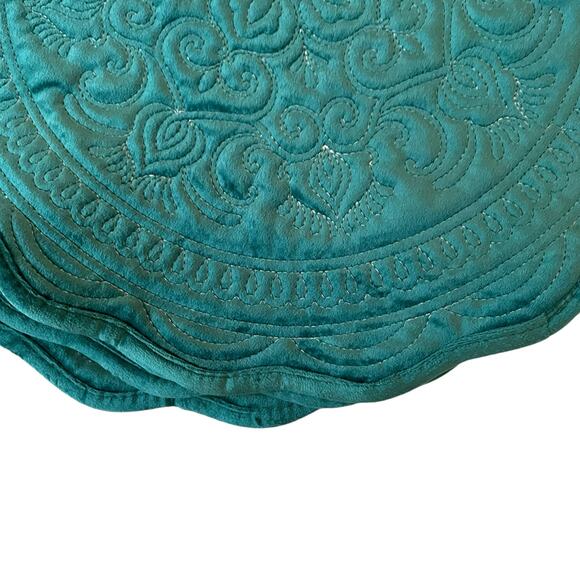 Tahari Medallion Christmas Green Velvet Velour Placemat Set Round 16" Luxury NEW - Picture 5 of 15